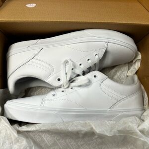 Woman’s 10 white leather vans